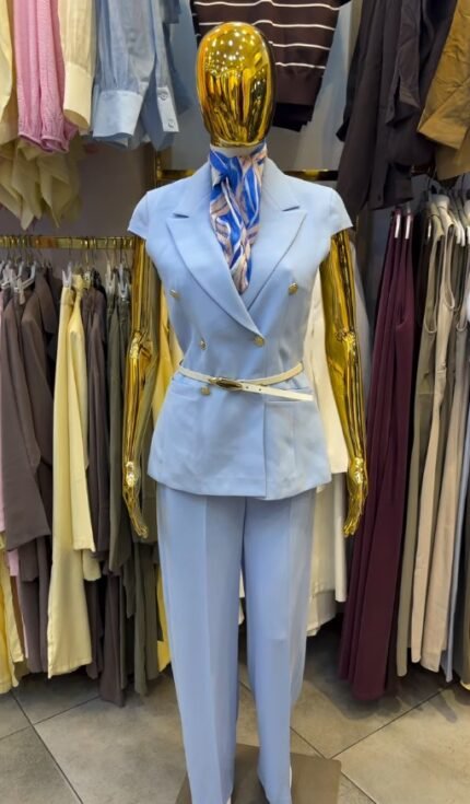 Costume sans manche